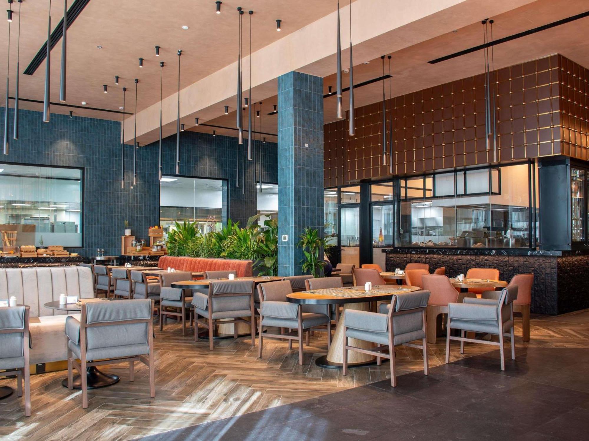 Novotel World Trade Centre 4*