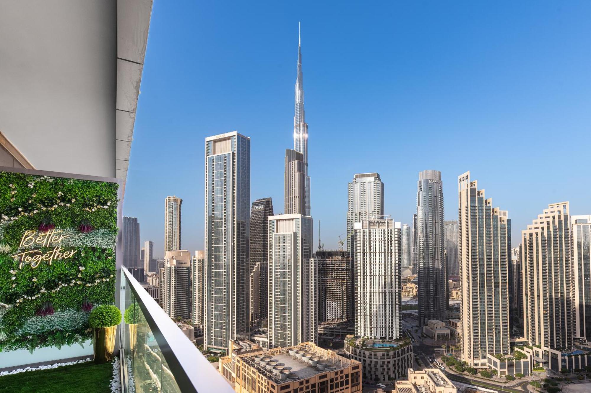 Full Burj Khalifa View Lux 2bedroom With Rooftop Pool Location In Paramount Midtown Dubai