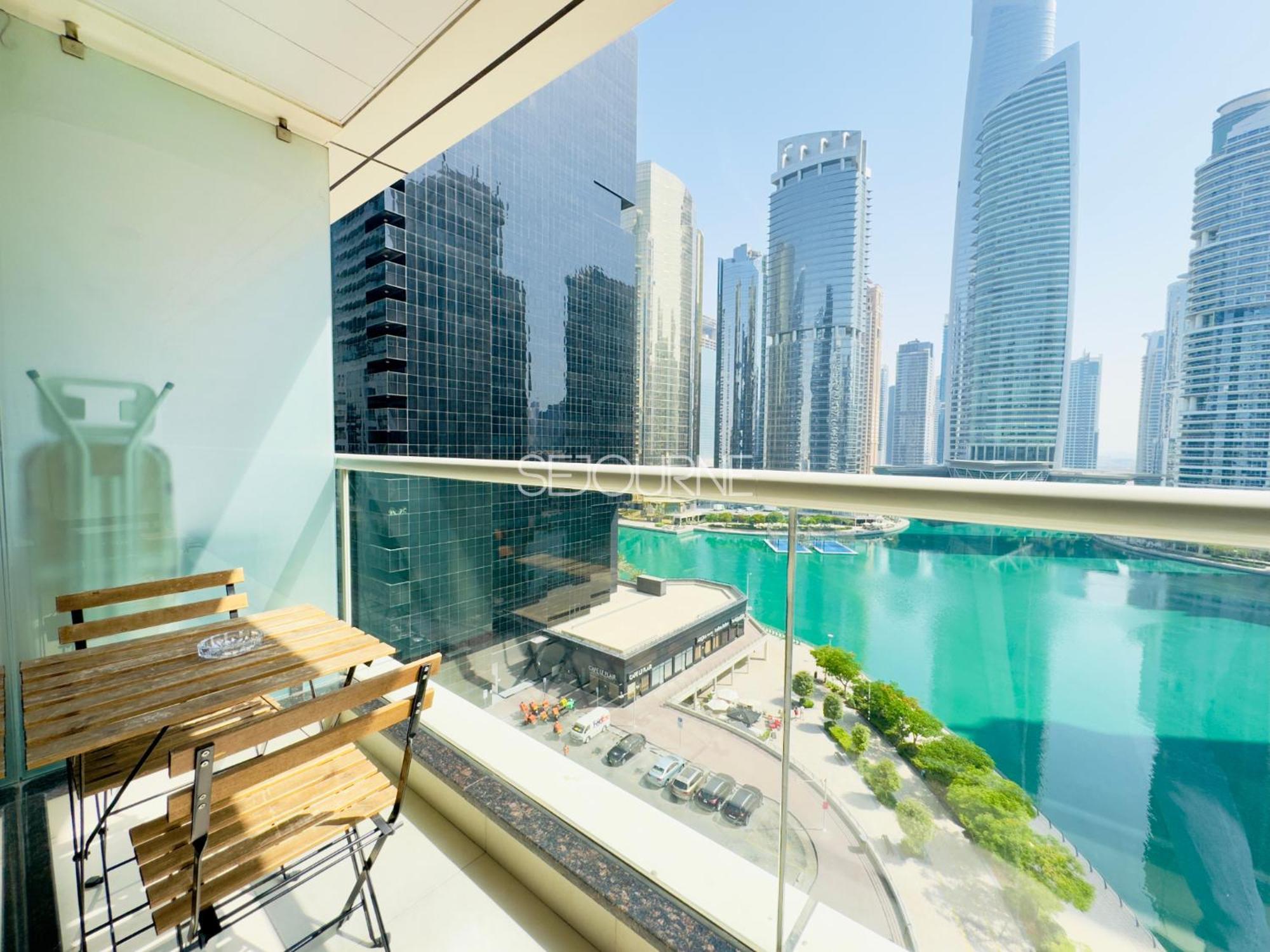 Da86 - Well Design In Arch Tower * Dubai