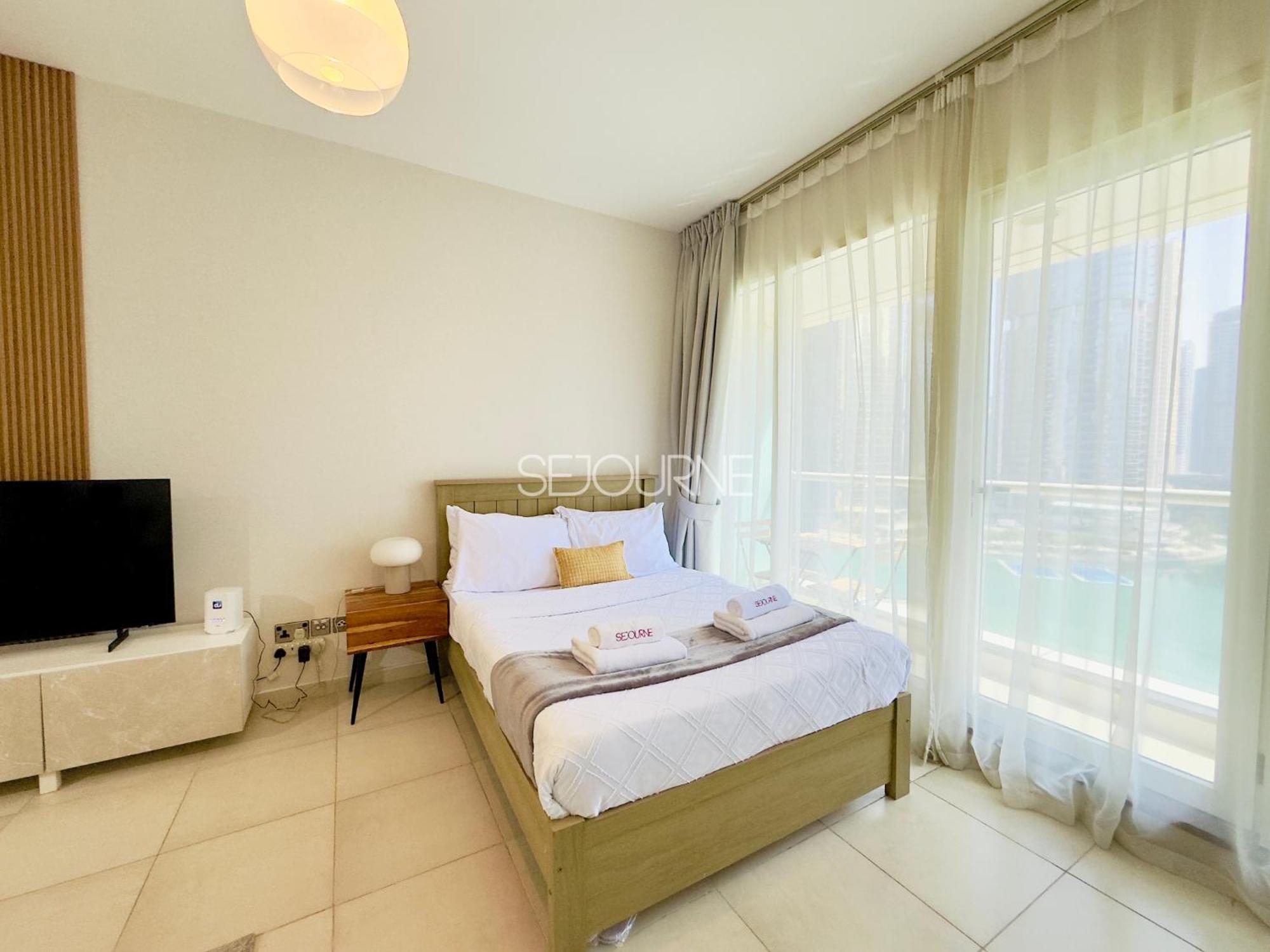 Da86 - Well Design In Arch Tower Apartment *