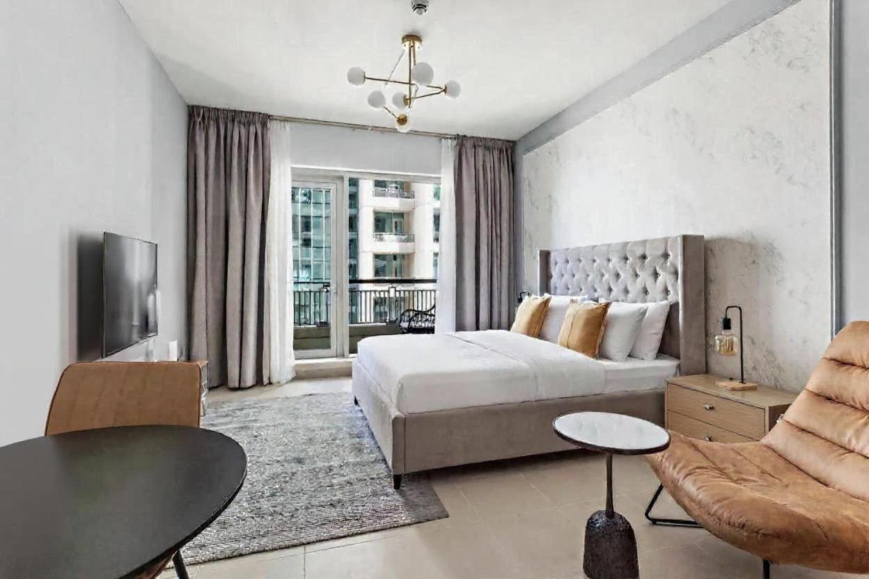 Silkhaus Spacious In Boulevard With Gym & Pool