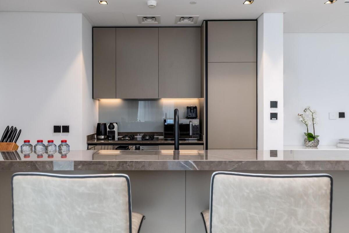 Waves - Impressive 1br Close To Burj Khalifa *