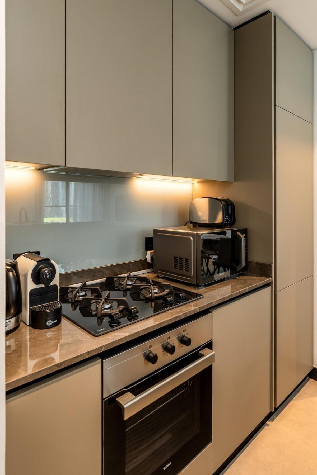 Waves - Impressive 1br Close To Burj Khalifa Dubai