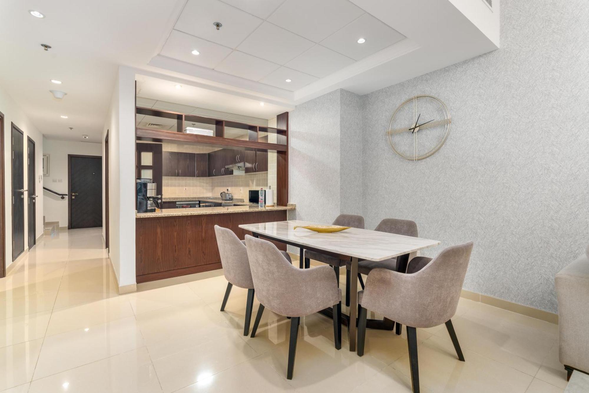 Apartment Amazing Beachfront Apartments Near Atlantis Waterpark By Simply Comfort Dubai