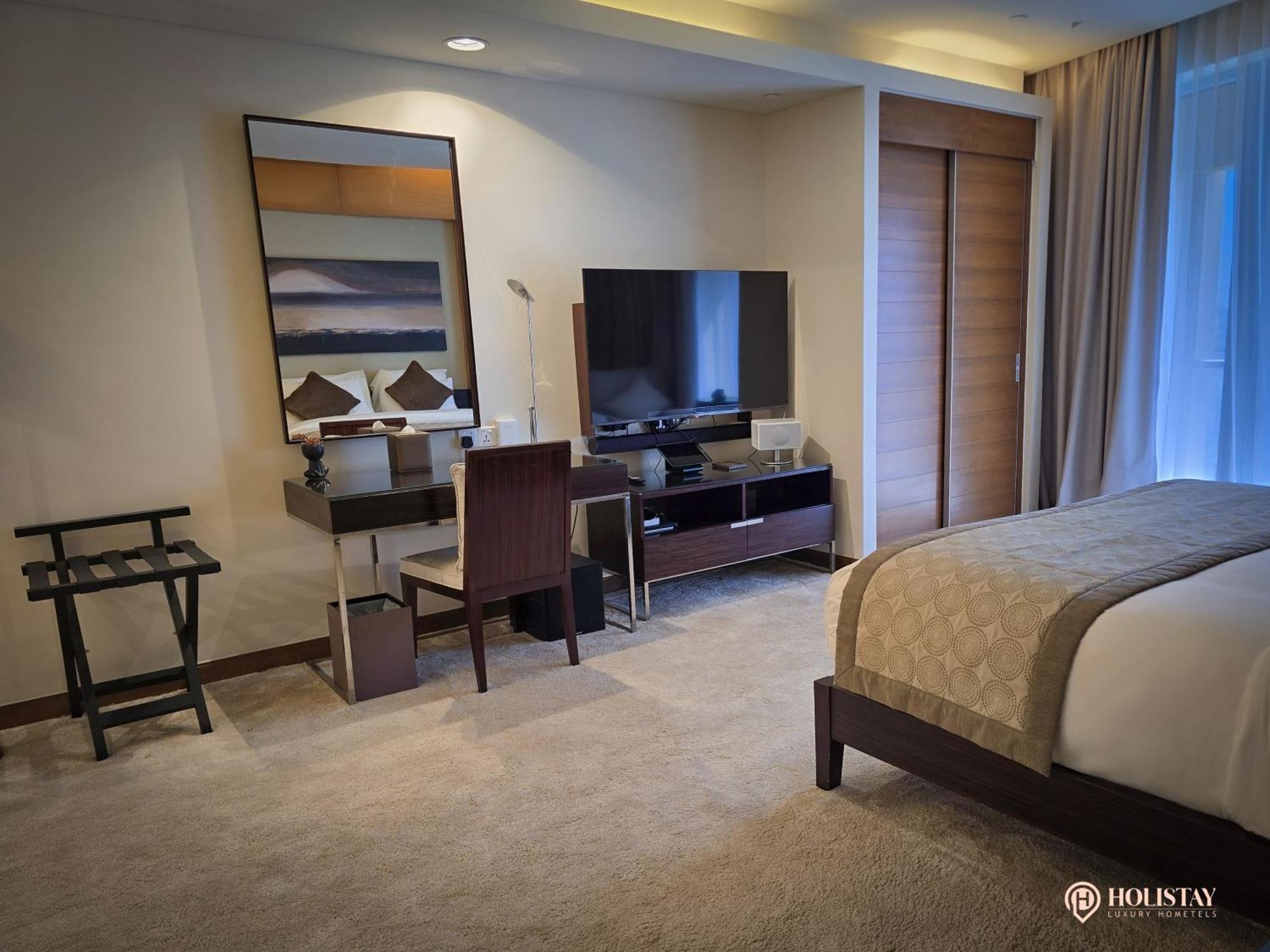 Holistay Luxury Homes - Burj Khalifa View - Direct Access Mall *