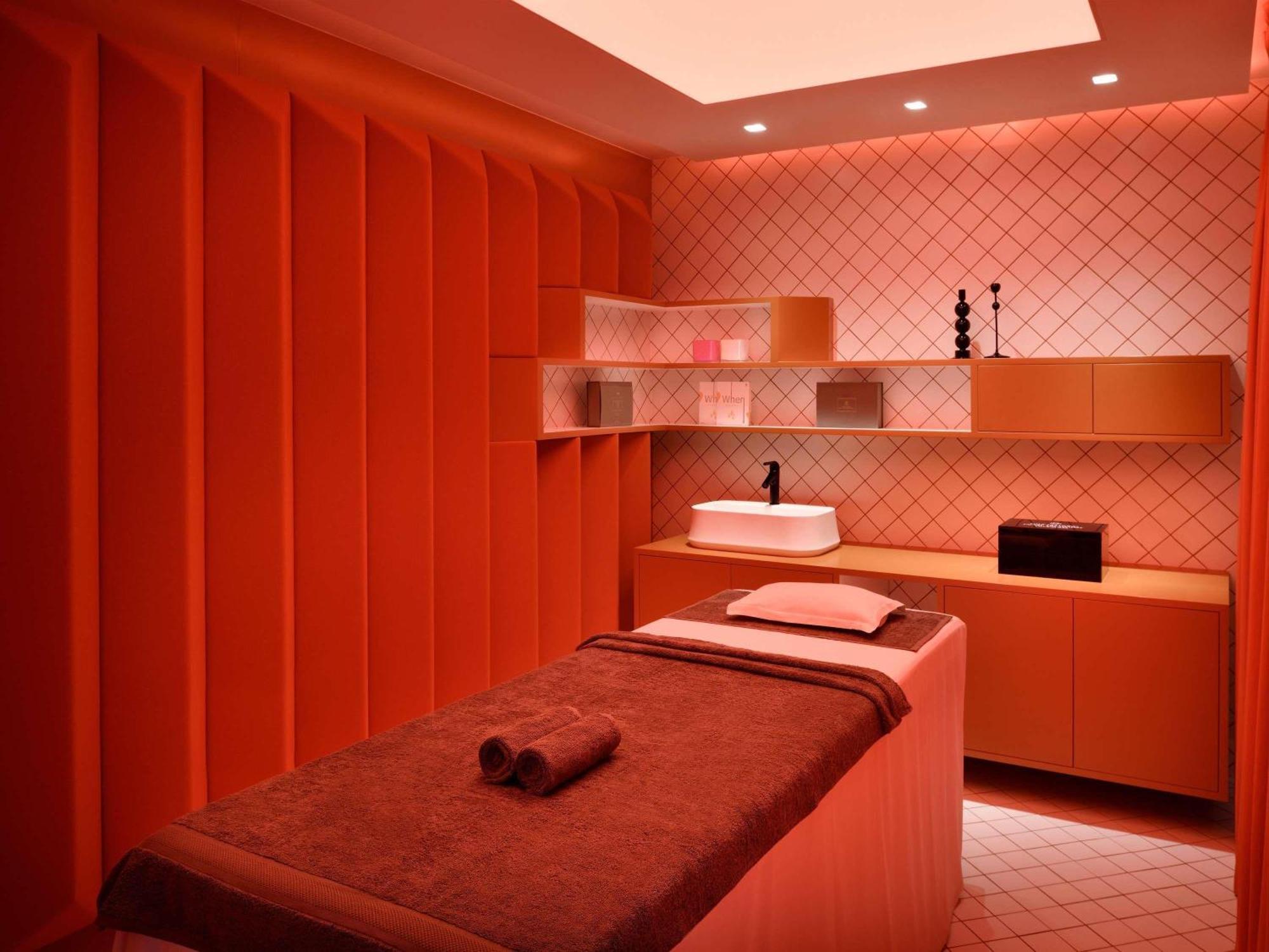 Hotel Moevenpick & Bur 5*