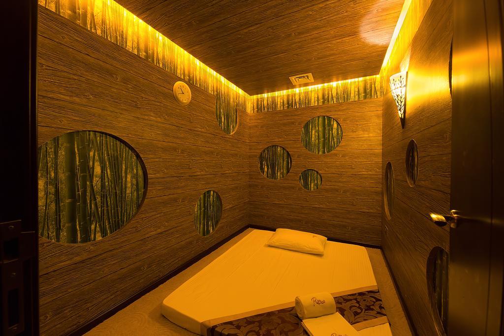 Hotel Lotus Grand 4*