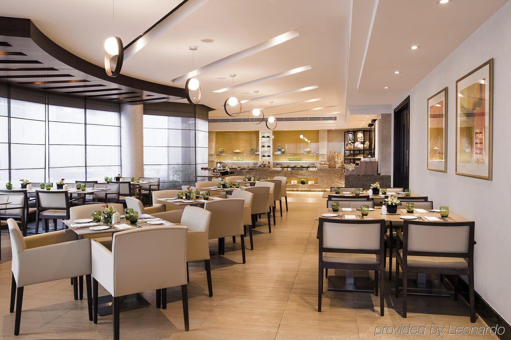 Hotel Jumeira Rotana - 4*