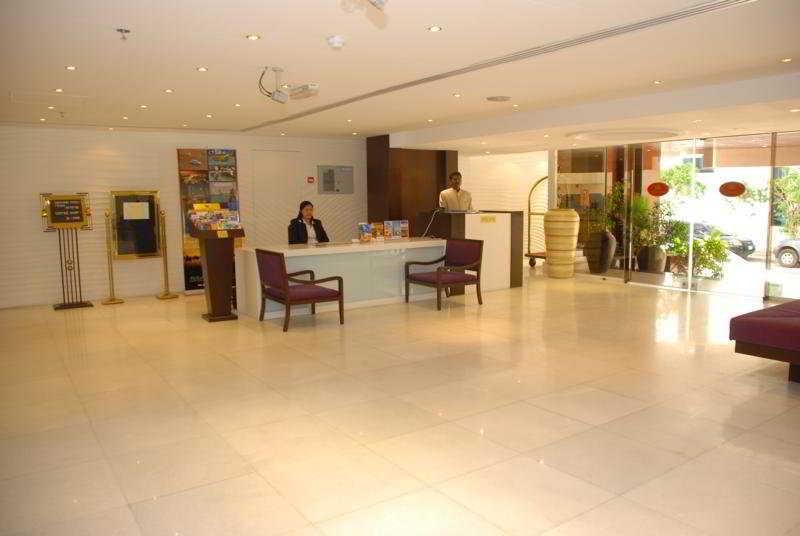 Apart-hotel London Crown 2 3*