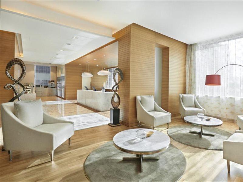 Hyatt Place Baniyas Square Dubái