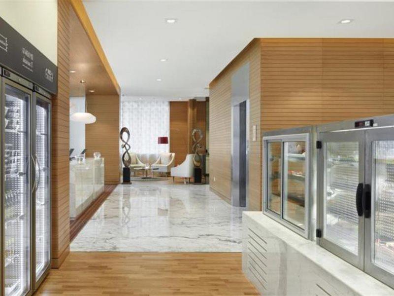 Hyatt Place Baniyas Square 4* Dubái