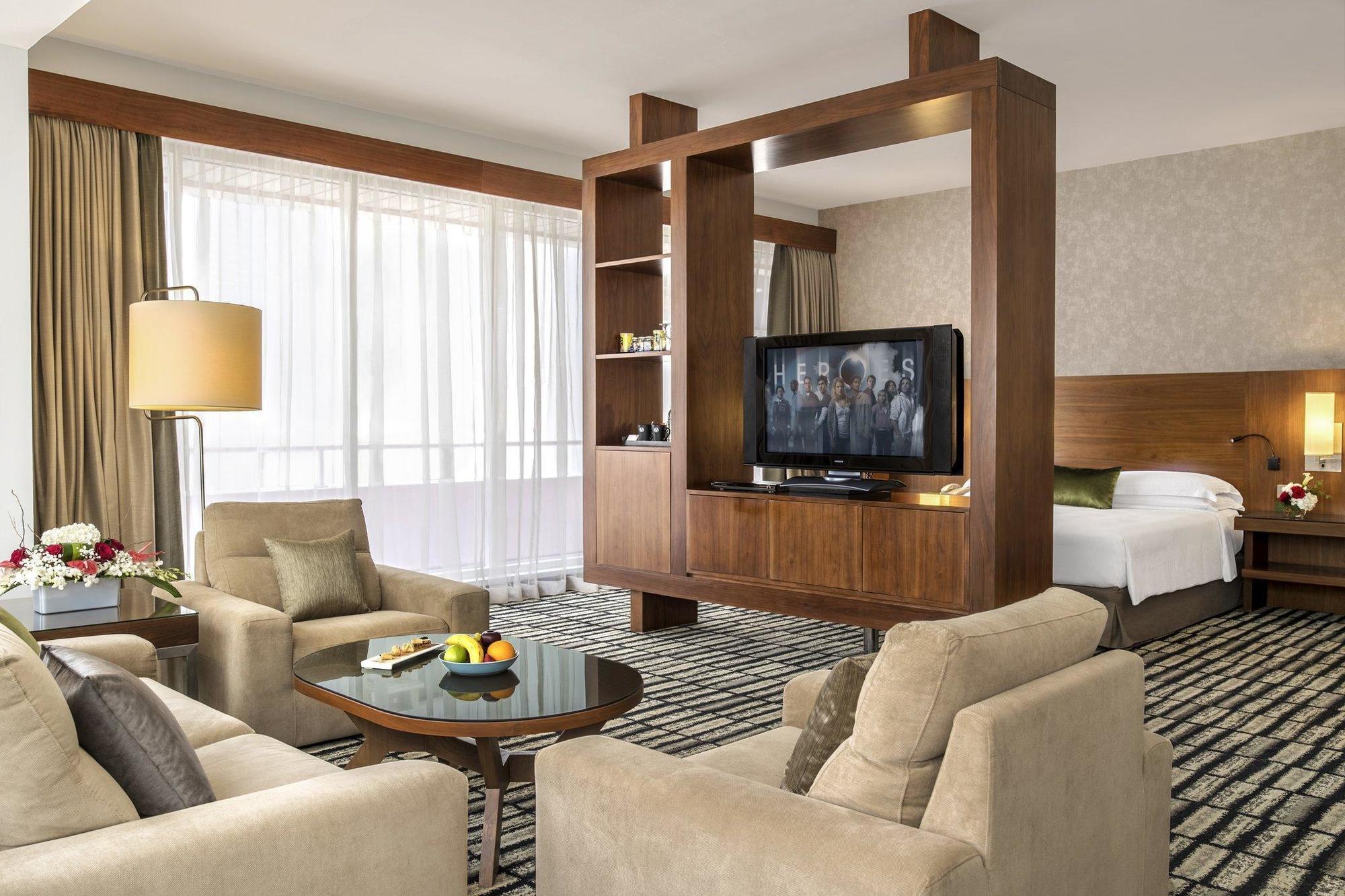 Hotel Jumeira Rotana - 4*