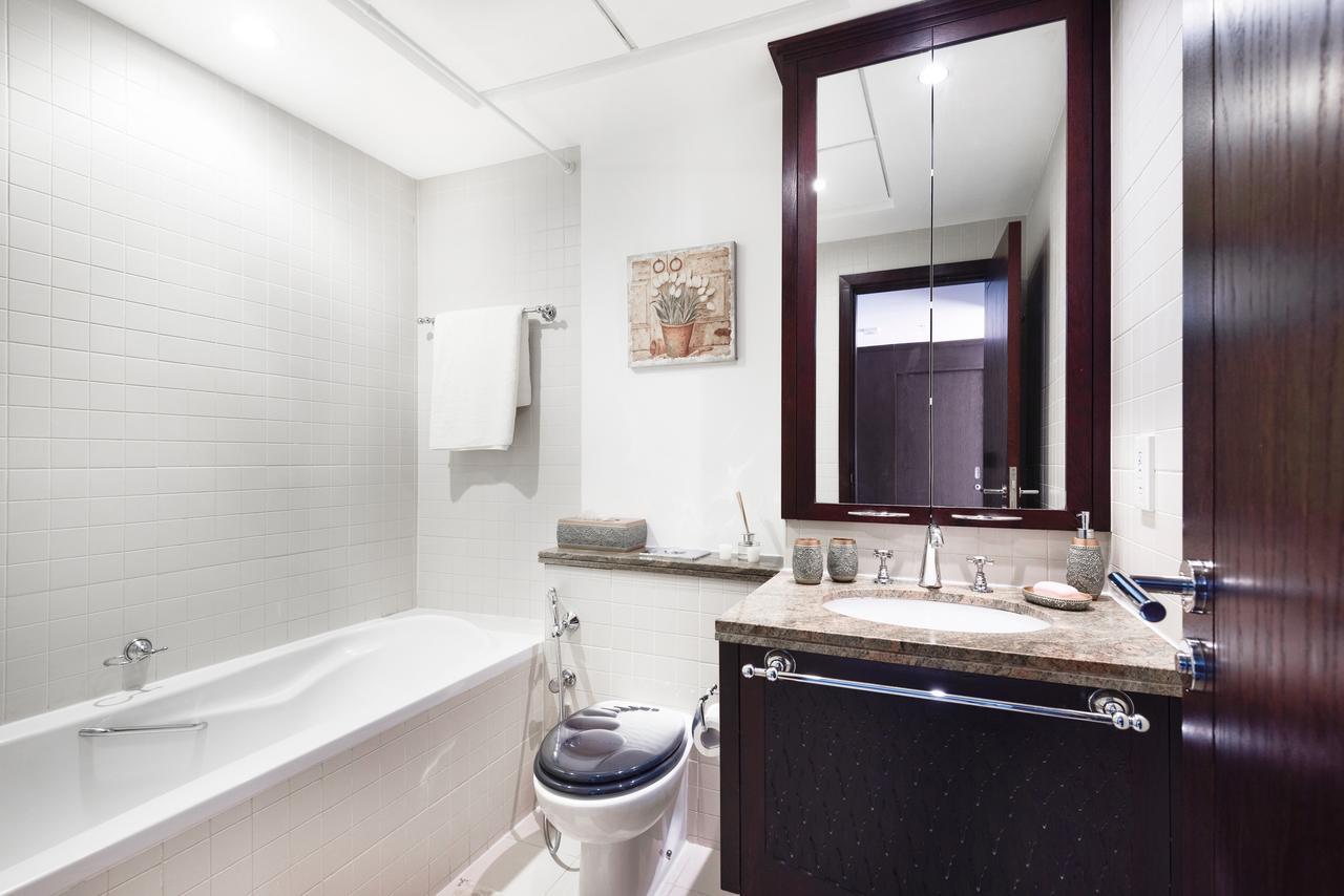 Apartamento One Bedroom Fountain & Old Town View By *