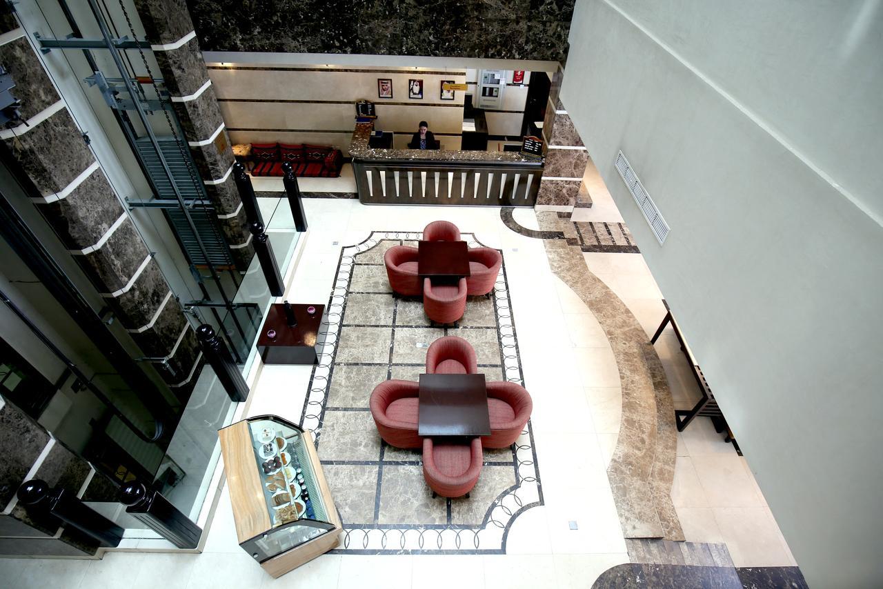 London Crown Hotel