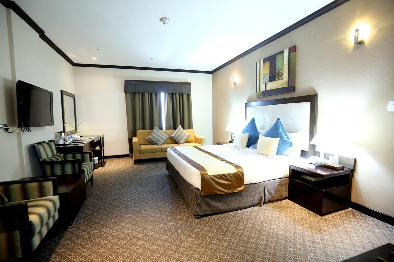 London Crown Hotel 3*