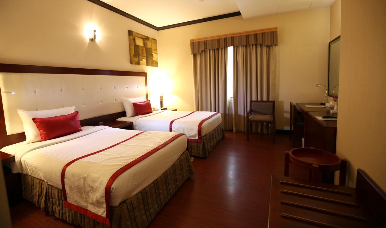 London Crown Hotel 3*