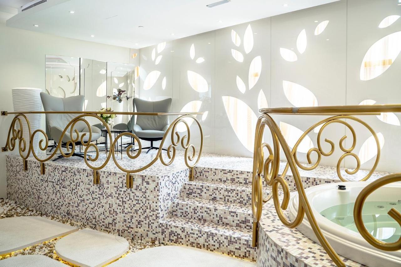 Apartment Damac Heights In Marina *