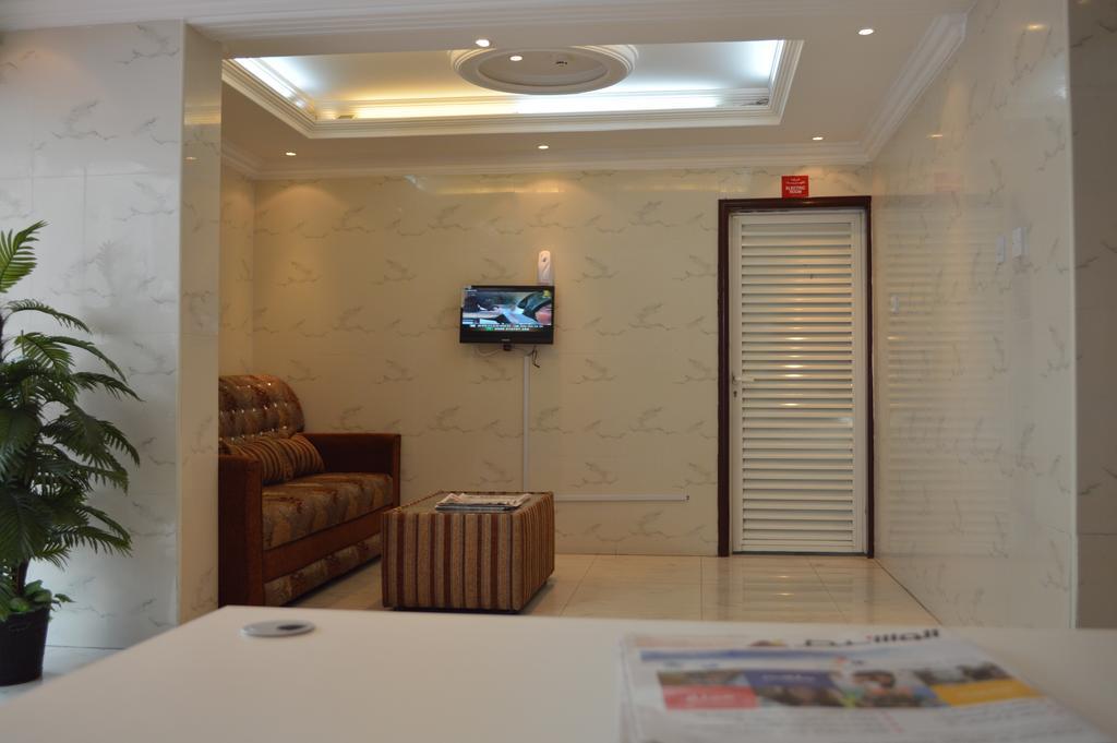 Shangrila Hotel *