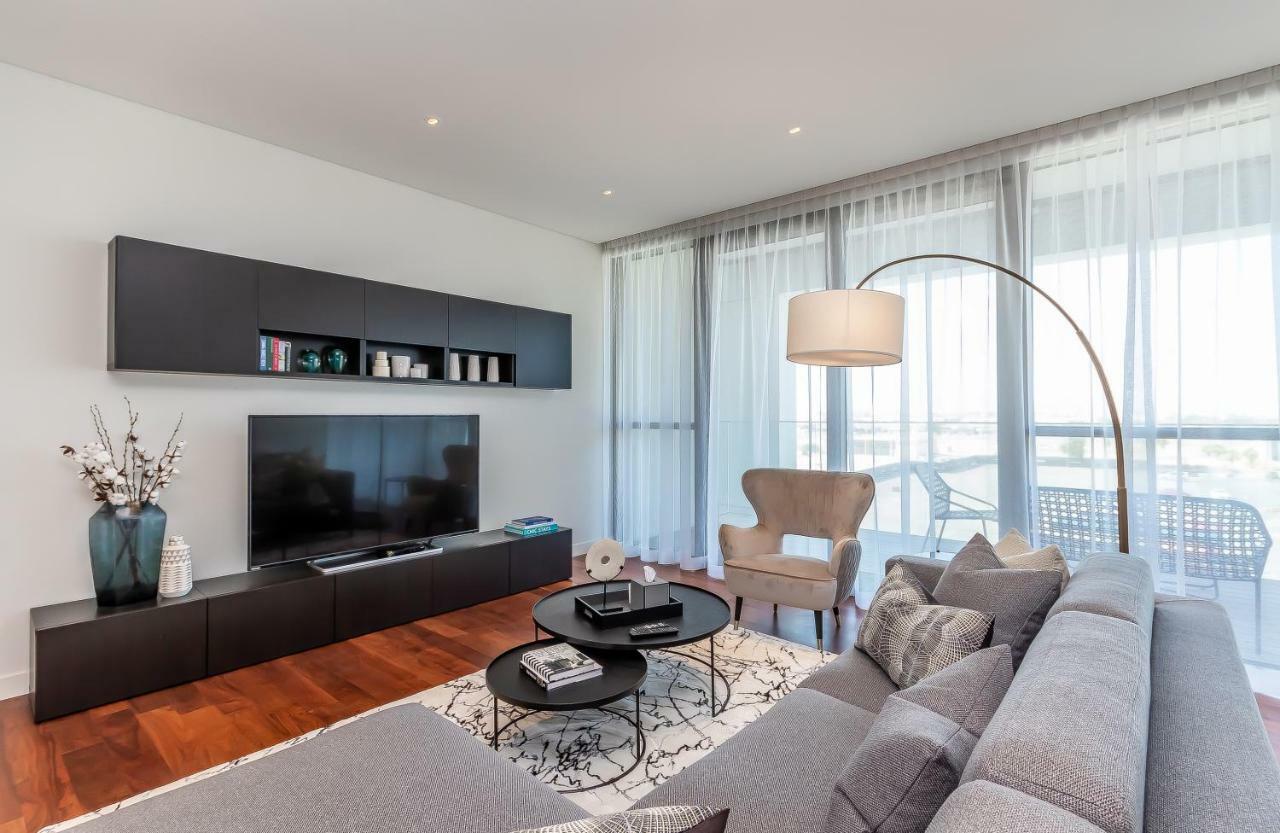 Dhh - 3 Beds 2nd Floor City Walk Building 10 Apartment *