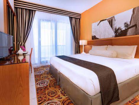 Golden Sands 10 Hotel
