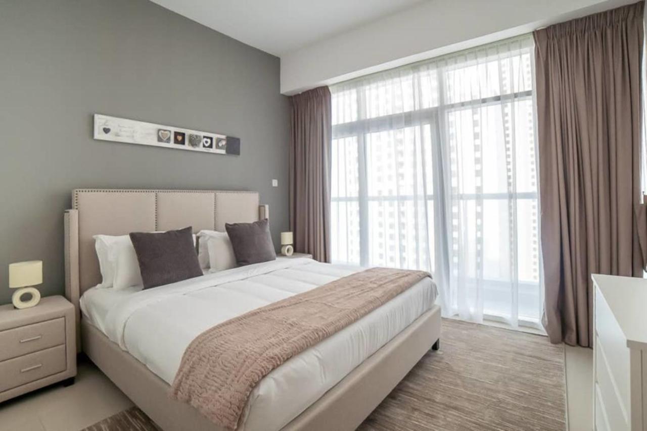 Continental Tower, Marina - Luton Apartemen Dubai