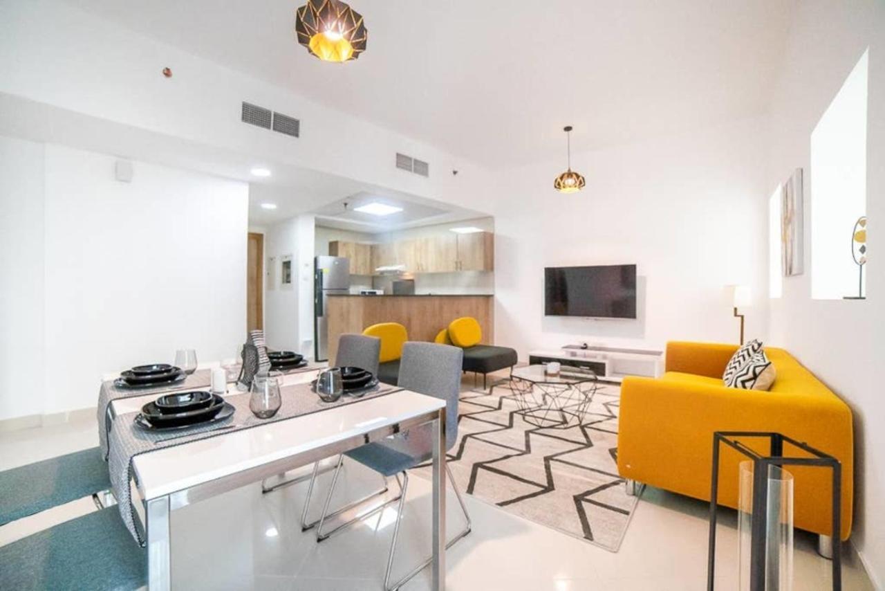 Continental Tower, Marina - Luton Apartemen