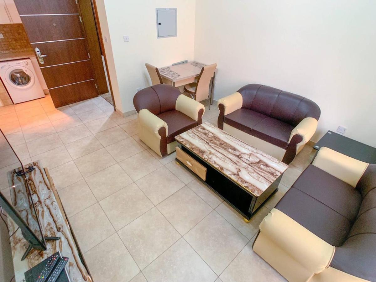 Luxury 1bhk Capitol Tower Dubaï