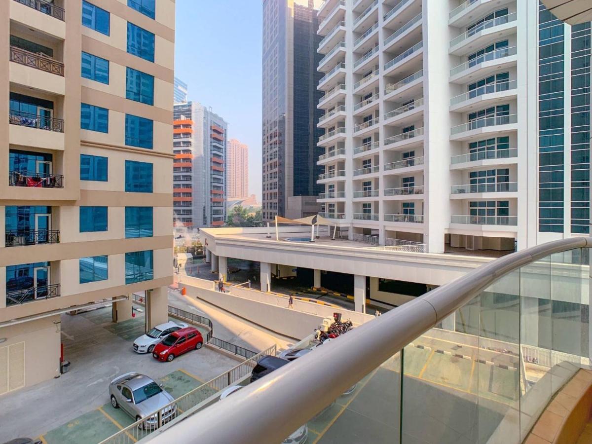 Luxury 1bhk Capitol Tower Dubaï
