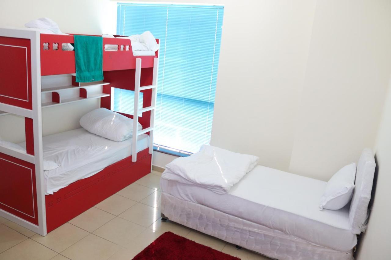 California Hostal *