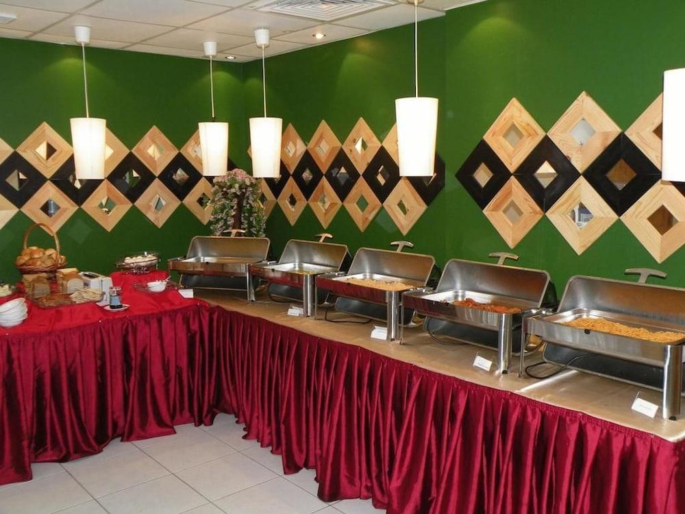 Oyo 123 Royal Apart-hotel 2*