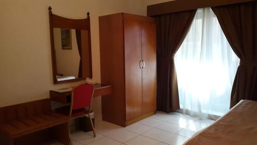 Oyo 123 Royal Apart-hotel 2*