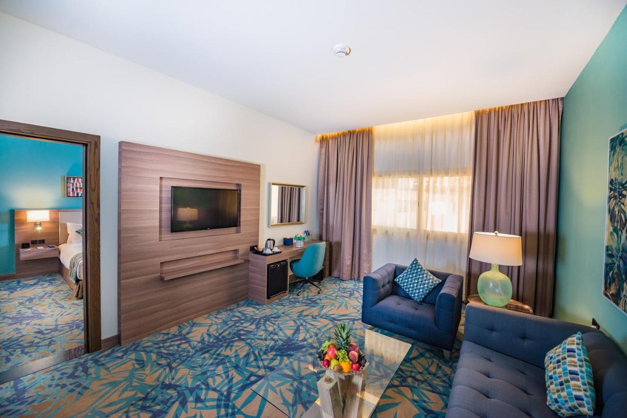 Hotel Mena Plaza Albarsha 4*